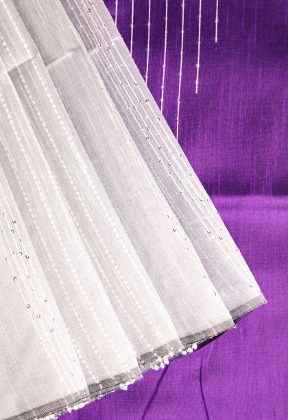 Daisy White Jute Sarees with Thread Zari Thred Weaving