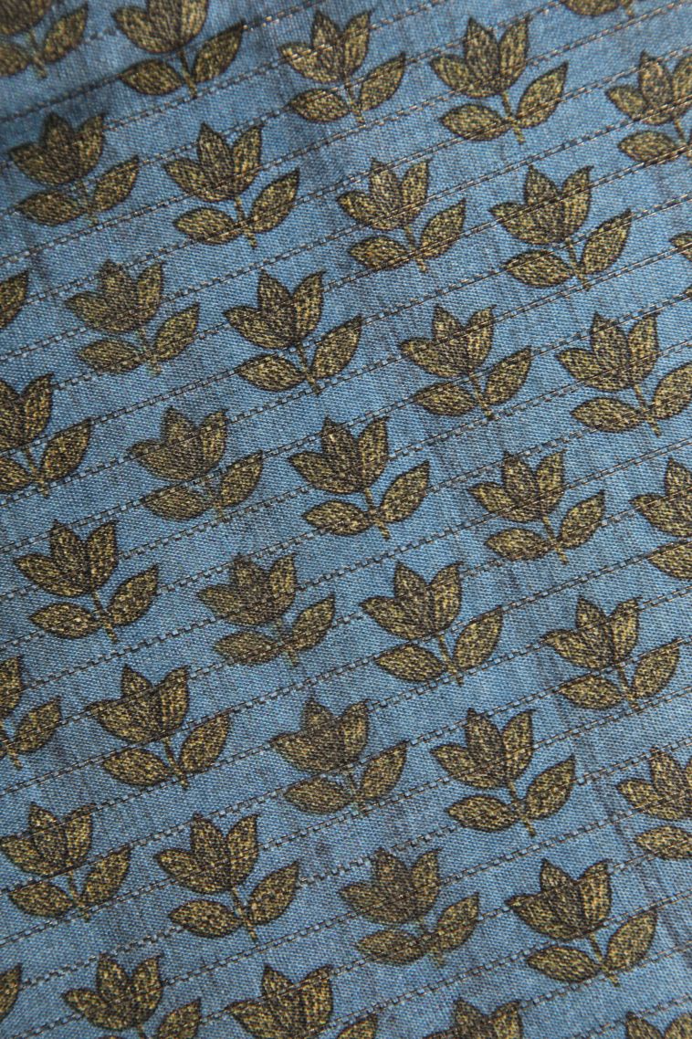 Snow White Semi Tussar Silk with Gold Zari Birds And Floral Pattern view 3