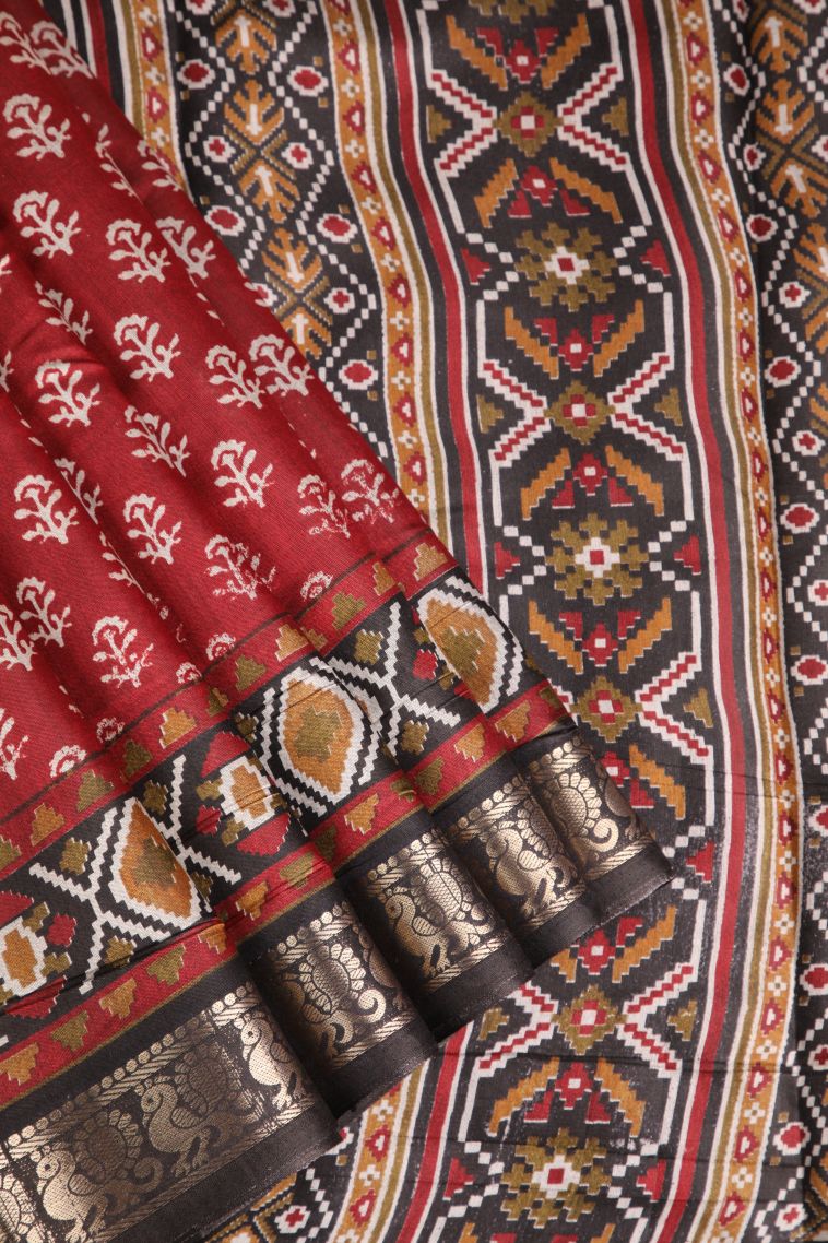 Crimson Red Maheswari Cotton Saree with Gold Zari Floral Patterns view 1
