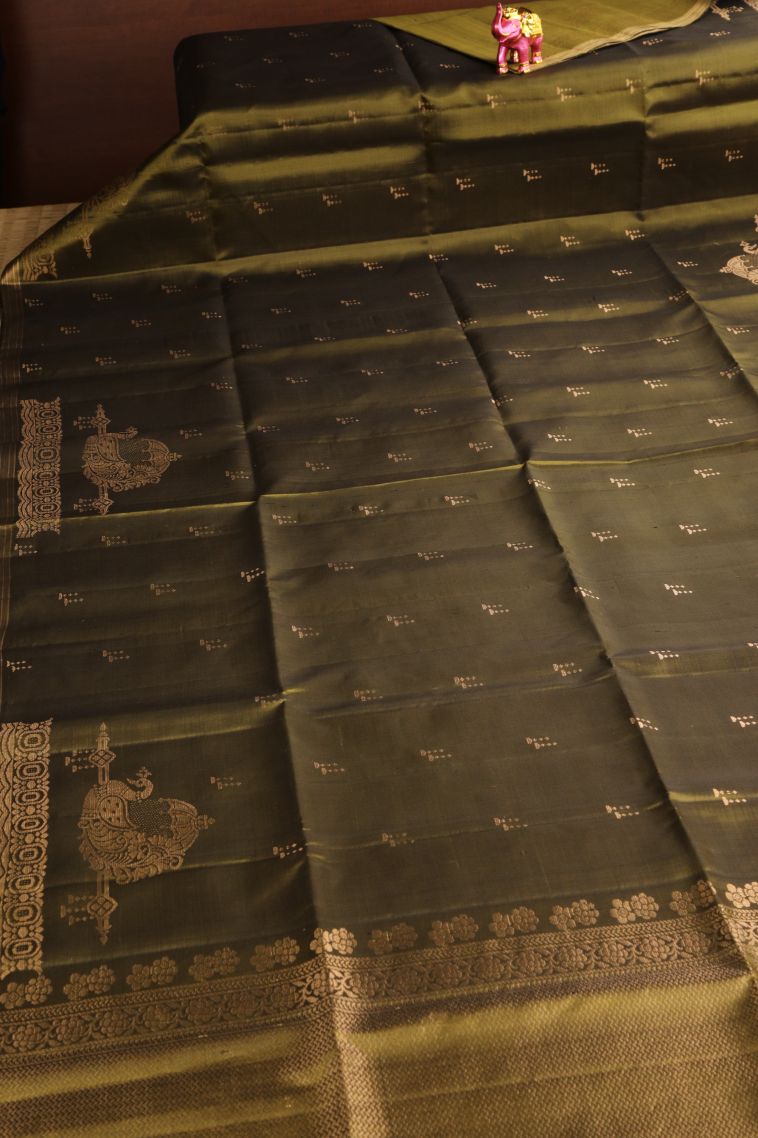 Paris Green Soft Silk Saree with Gold Zari Peacock Motifs view 2