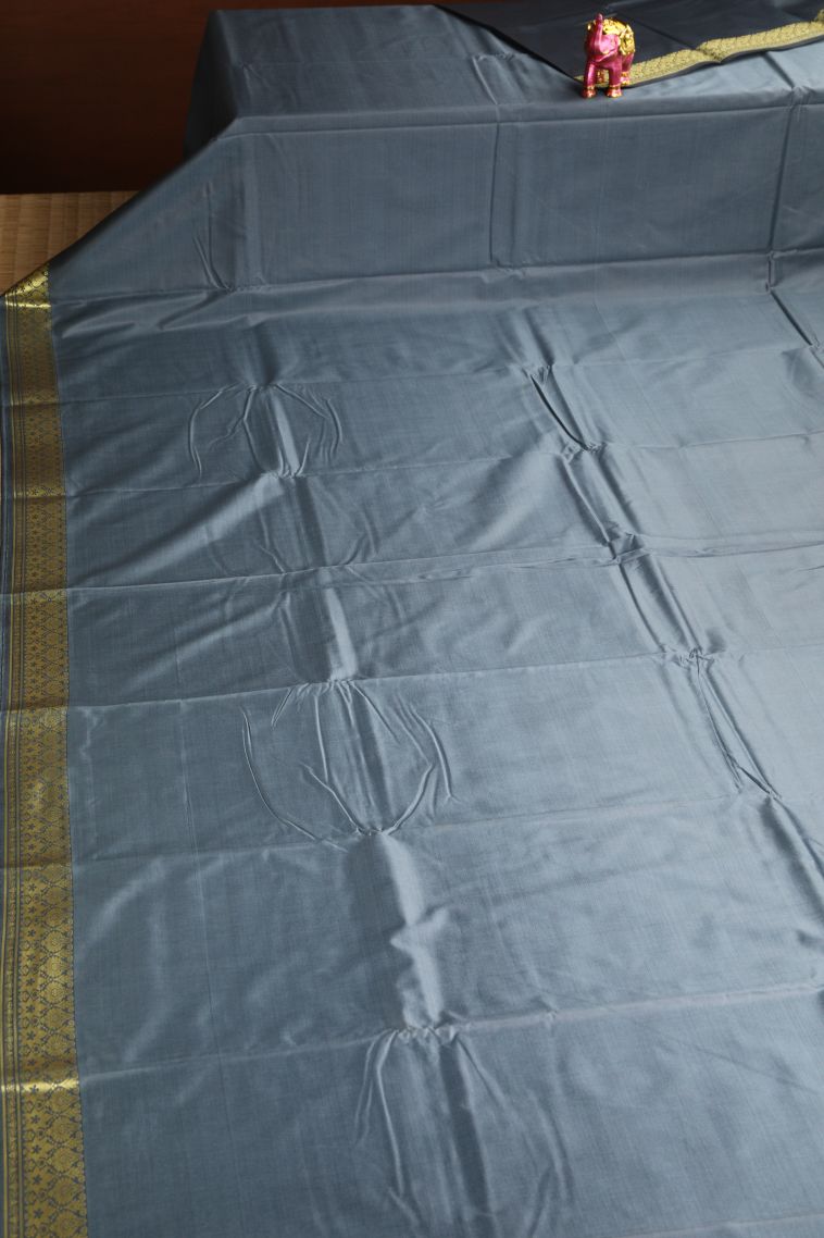 Abbey Black Apoorva Silk Sarees with Gold Zari Plain view 2