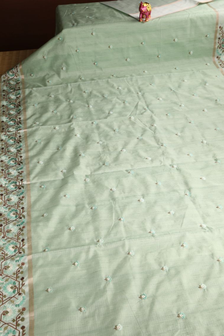 Pistachio Green Jute Sarees with Gold Zari Floral Puttas Embroidary view 2