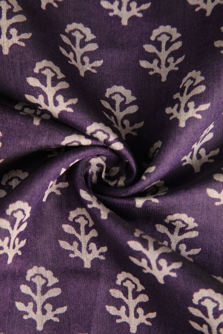 Indigo Blue Maheswari Cotton Saree with Gold Zari Floral Patterns view 4