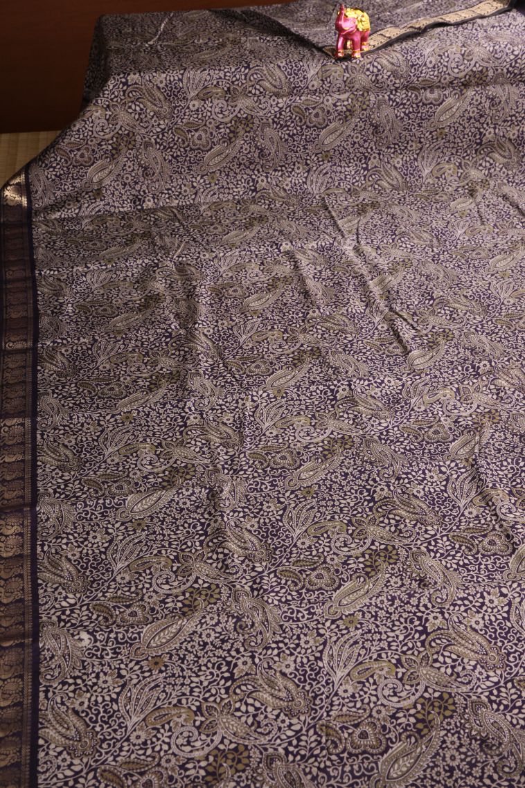 Mauve Purple Maheswari Cotton Saree with Gold Zari Floral Patterns view 2