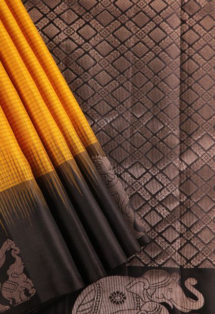 Honey Orange Soft Silk Saree with Thread Zari Checked Threap