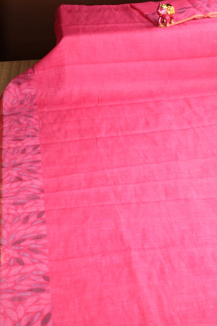Rouge Pink Linen Saree with Gold Zari Plain view 2