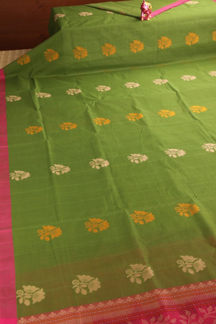 Pear Green Pure Handloom Kovai Cotton with Without Zari Zari Floral Patterns view 2