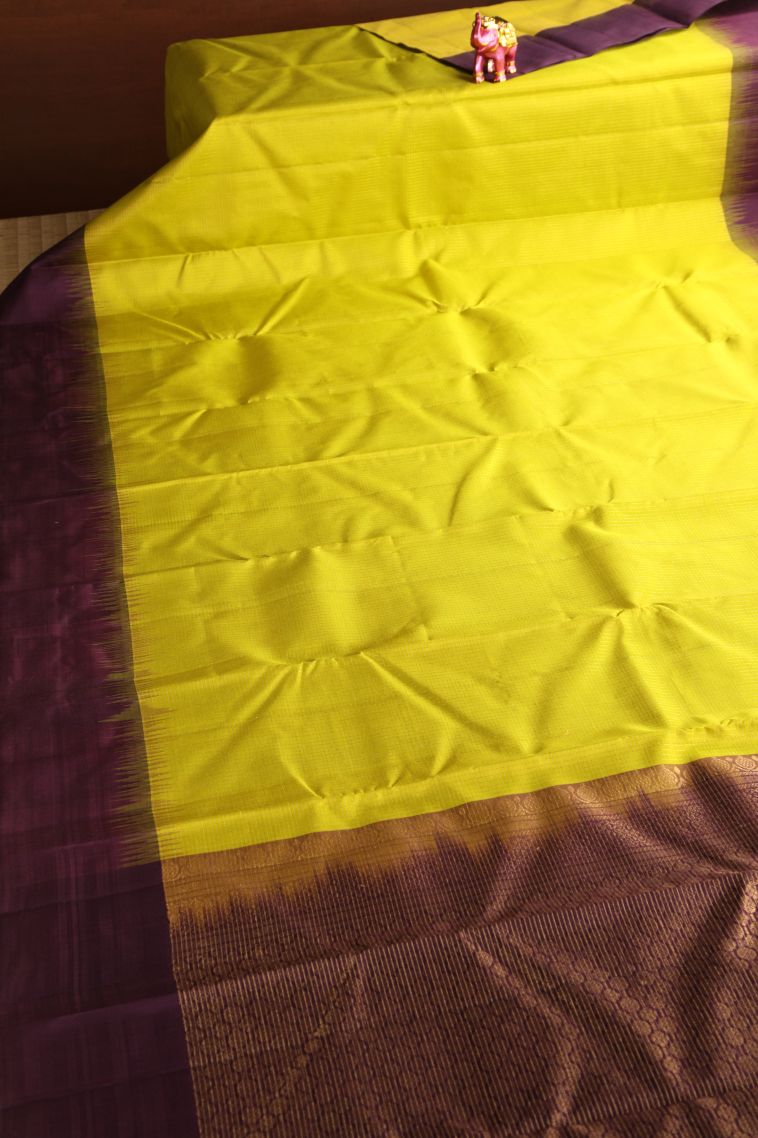 Lemon Yellow Soft Silk Saree with Gold Zari Vaira Oosi Jari Checked view 2