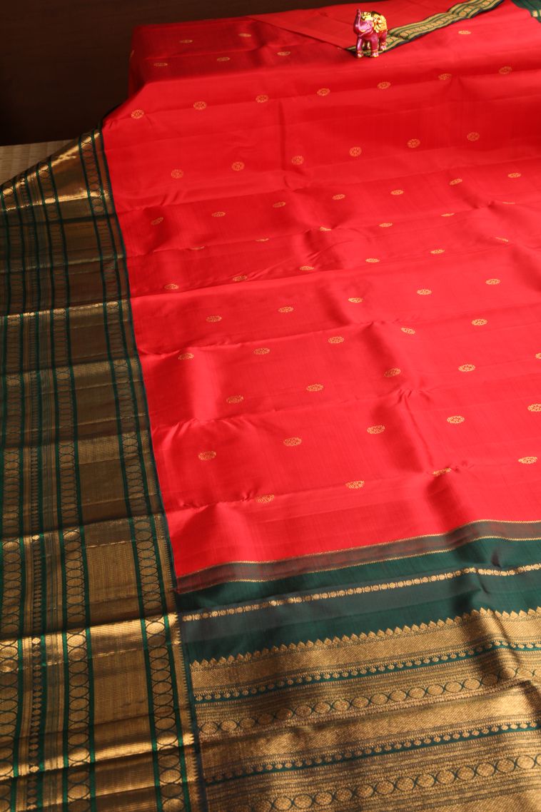 Rose  Red Kanchipuram Silk Sarees with Gold Zari Buttis (small Dots Or Motifs) view 2