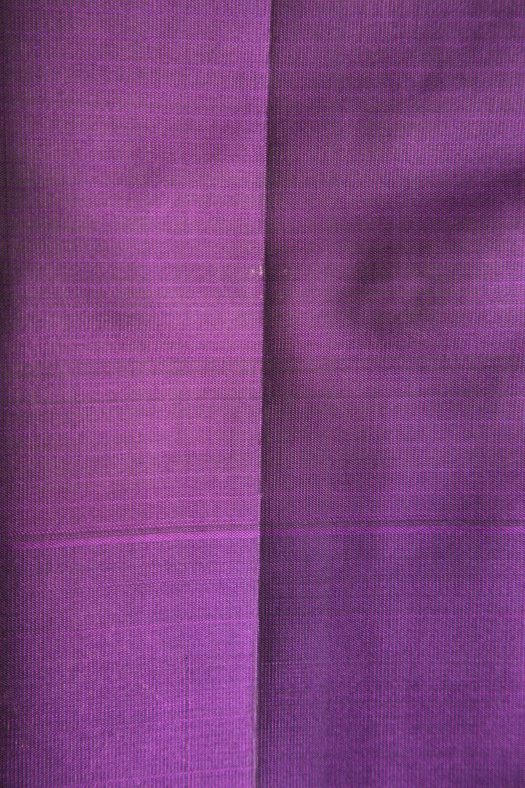 Pistachio Green Soft Silk Saree with Thread Zari Checked  Threap view 3