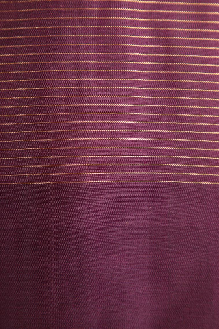 Olive Green Soft Silk Saree with Gold Zari Vaira Oosi Jari Checked view 3