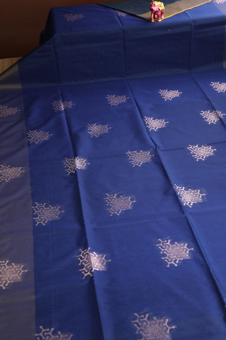 Daffane Blue Silk Cotton Sarees with Copper Zari Geometric Shapes view 2