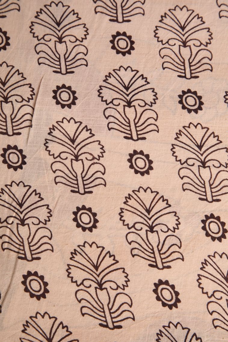 Vanilla Custard Yellow Kalamkari with Without Zari Zari Birds And Floral Pattern view 3