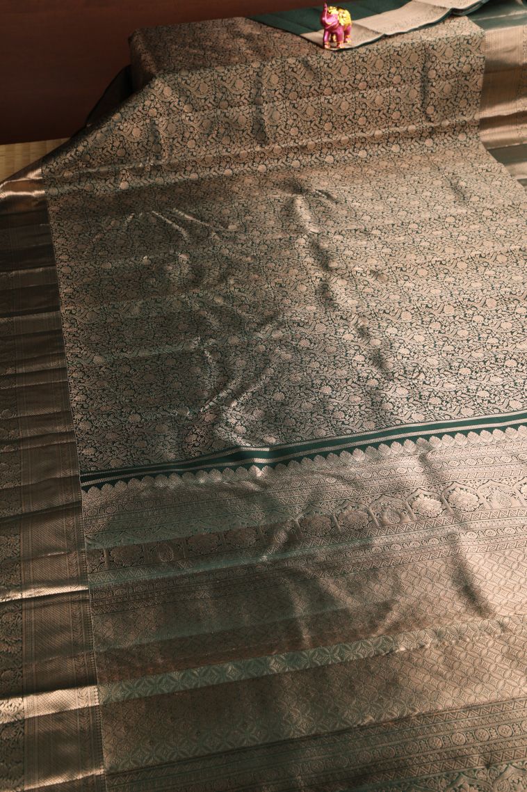 Seaweed Green Kanchipuram Silk Sarees with Gold Zari Kodi Pattern view 2