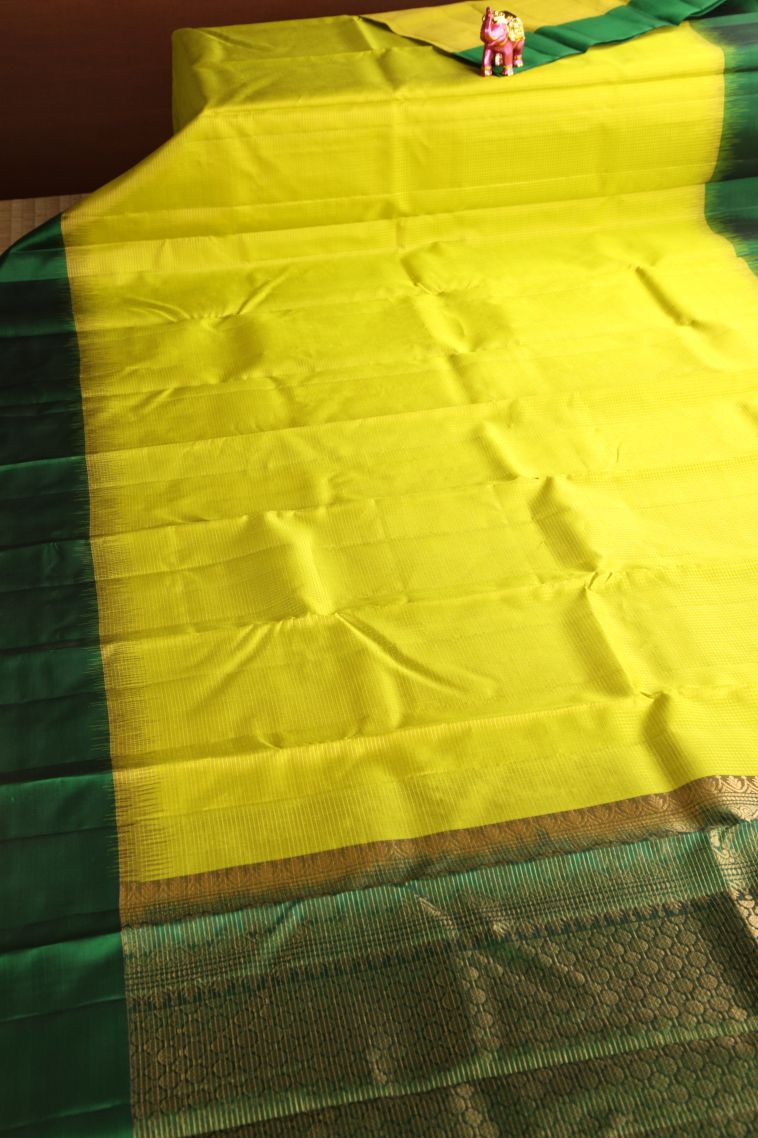 Chartreuse Green Soft Silk Saree with Gold Zari Vaira Oosi Jari Checked view 2