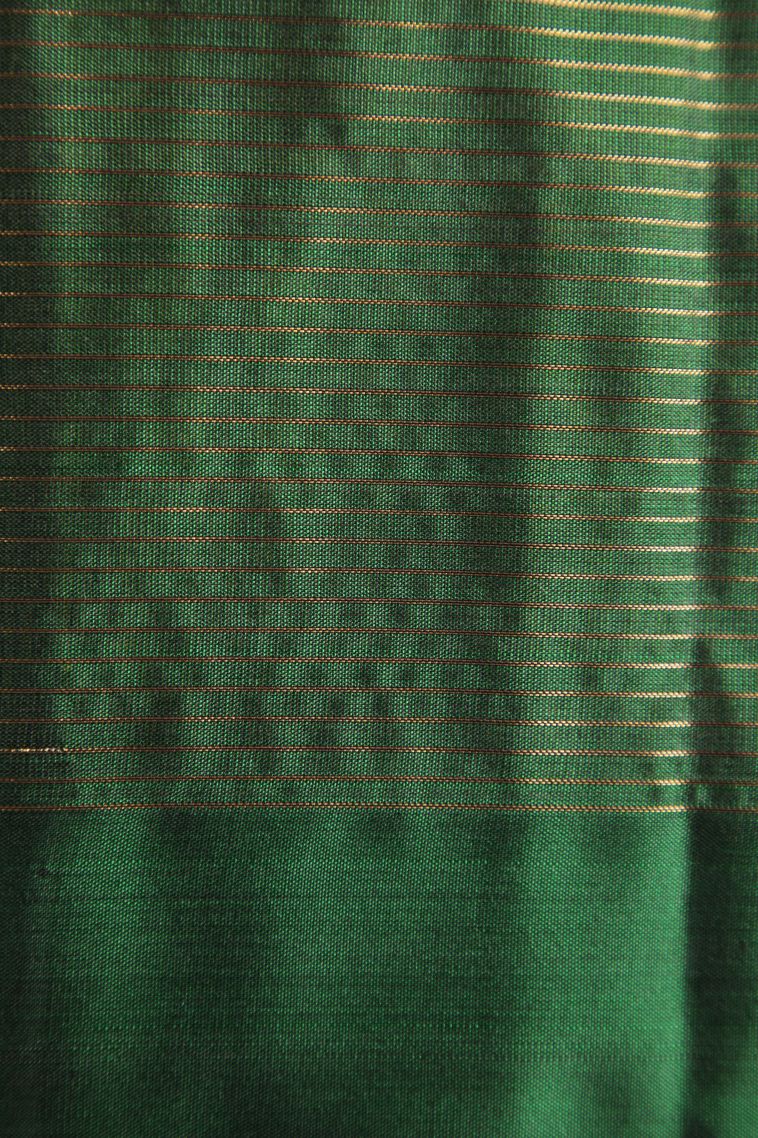 Chartreuse Green Soft Silk Saree with Gold Zari Vaira Oosi Jari Checked view 3