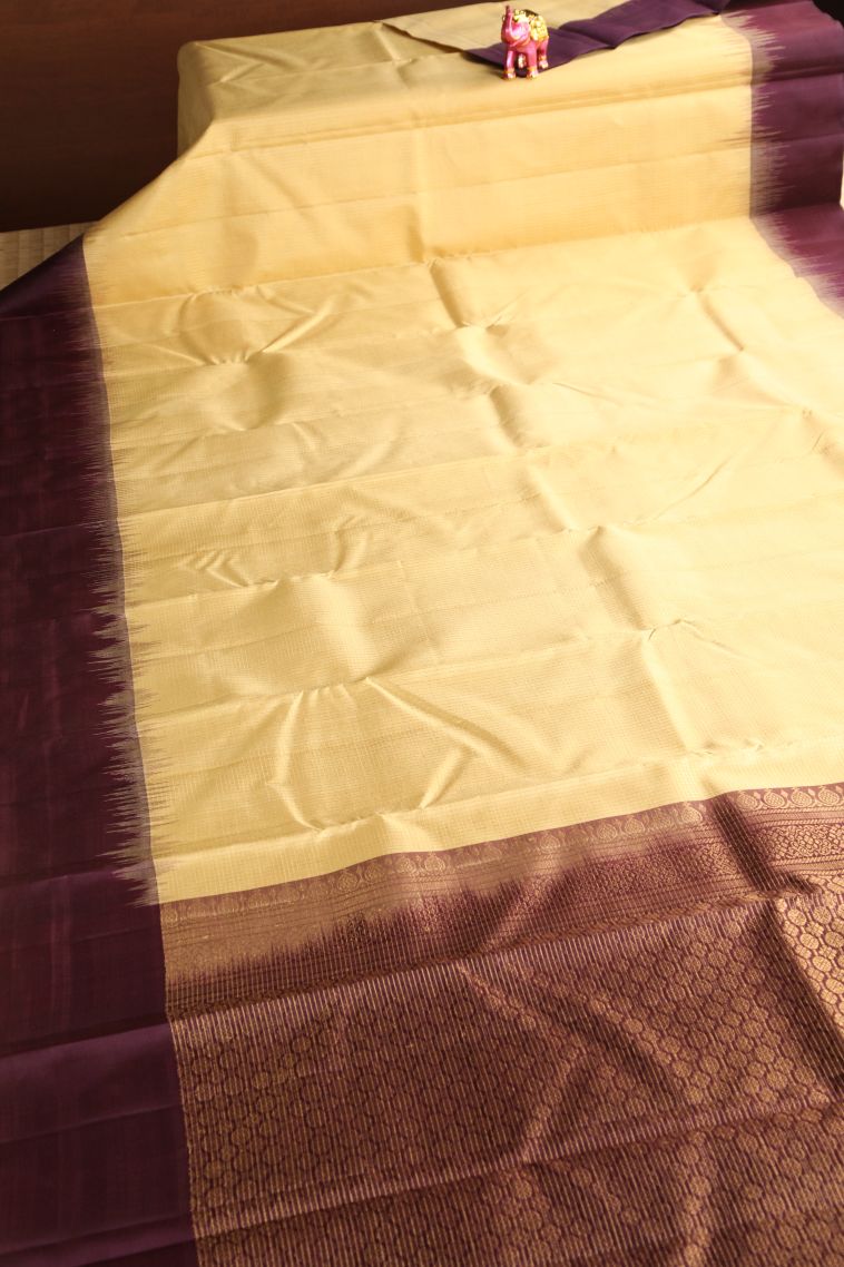 Cookie Yellow Soft Silk Saree with Gold Zari Vaira Oosi Jari Checked view 2