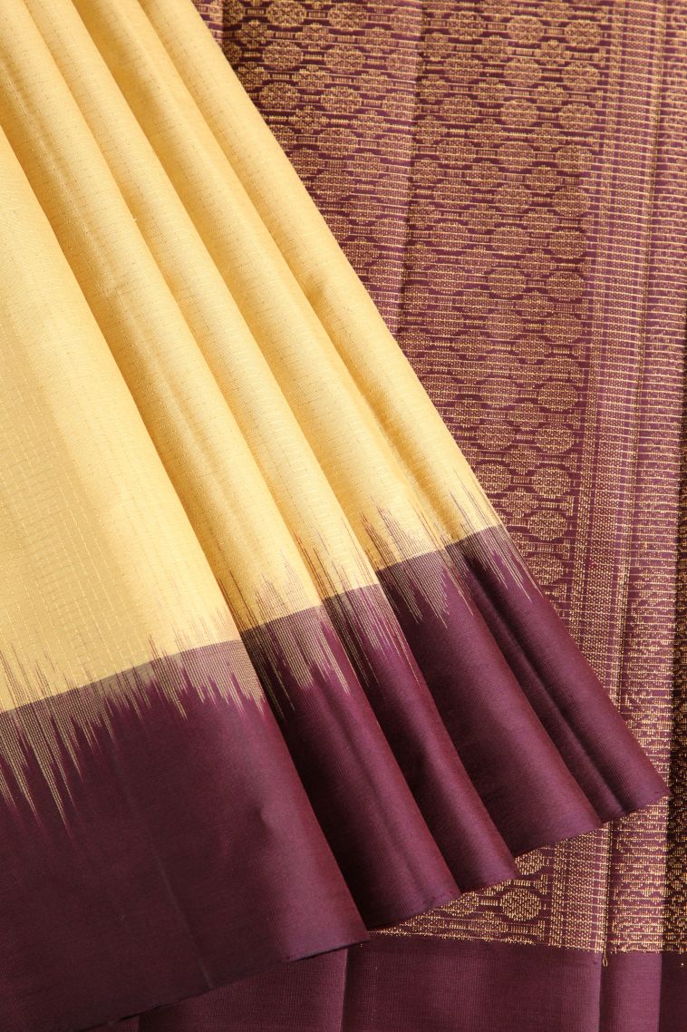 Cookie Yellow Soft Silk Saree with Gold Zari Vaira Oosi Jari Checked view 1