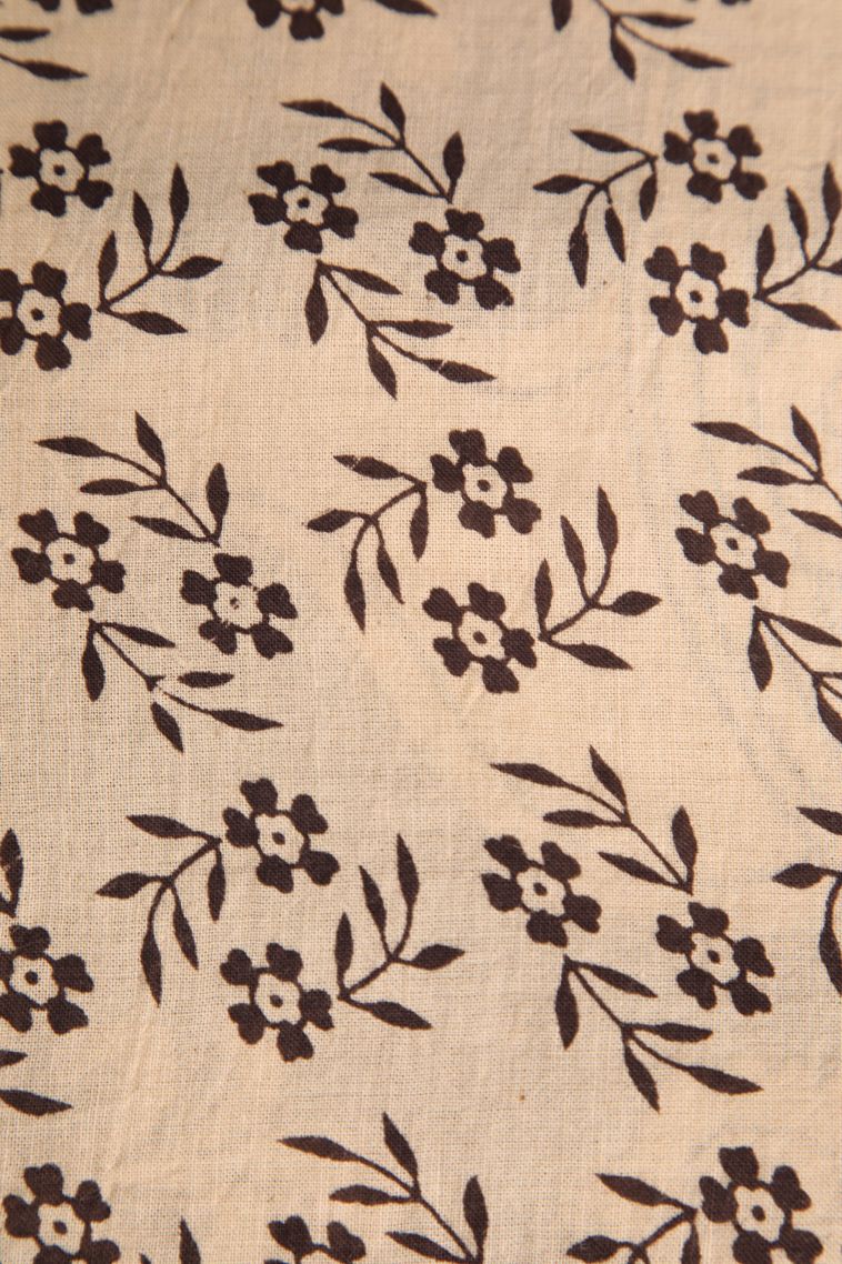 Vanilla Custard Yellow Kalamkari with Without Zari Zari Circle Mottif view 3