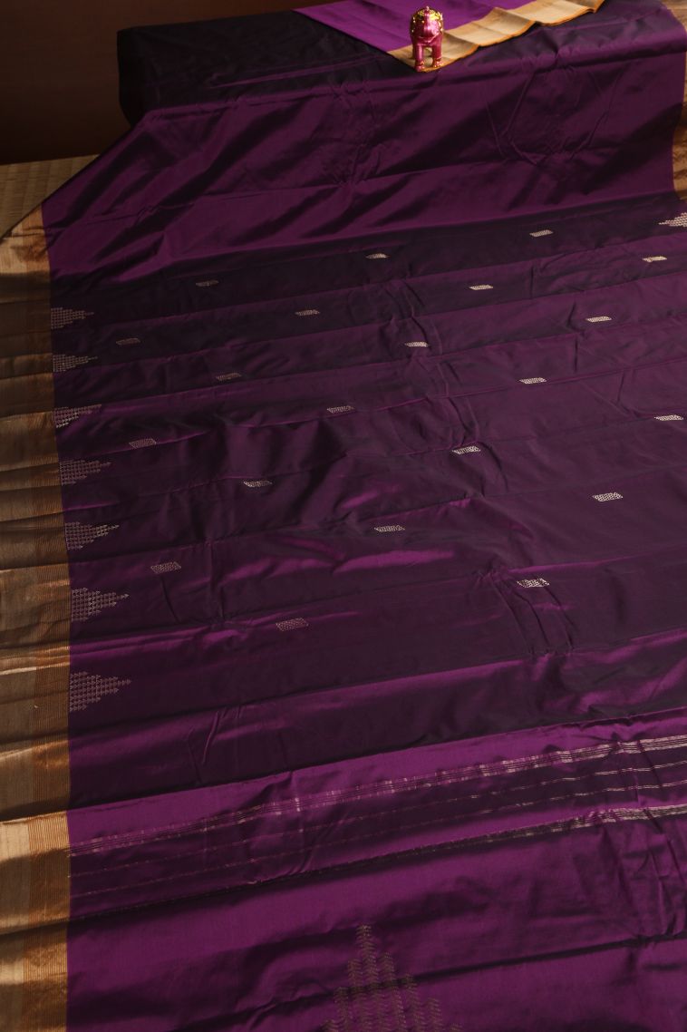 Magenta Purple Arani Silk Sarees Gold Zari with Geometric Shapes view 2