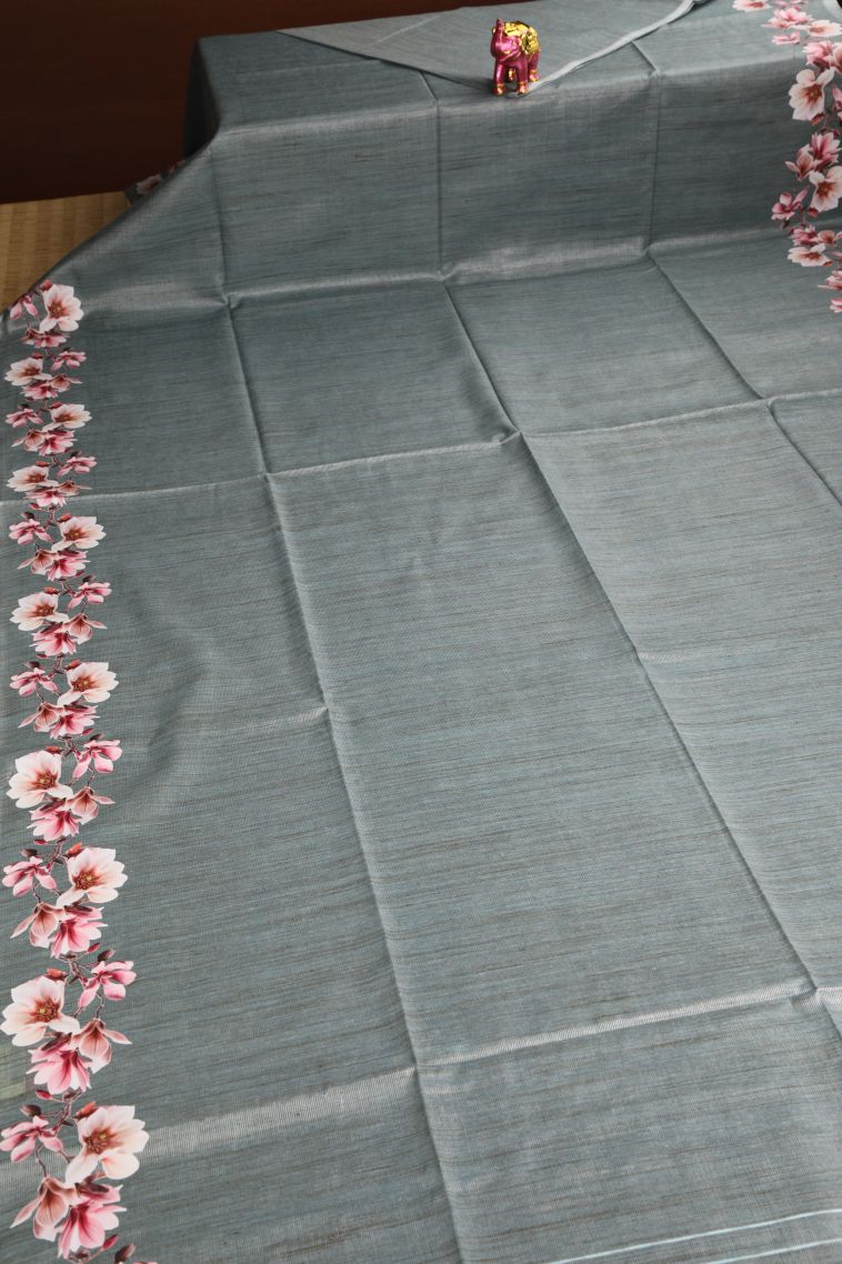 Pistachio Green Jute Sarees with Silver Zari Plain view 2