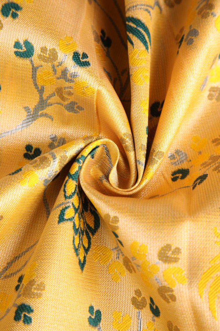 Macaroon Yellow Visiri Madippu Silk Sarees with Silver Zari Birds Mottif view 4
