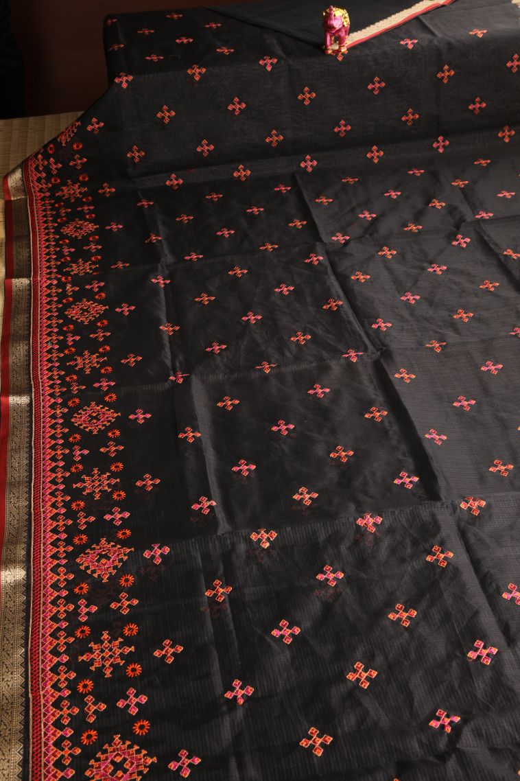 Charleston Black Manipuri Cotton Sarees Gold Zari with Floral Puttas view 2