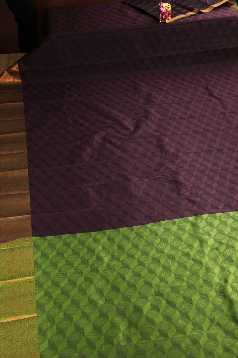 Plum Purple Visiri Madippu Silk Sarees Copper Zari with Floral Patterns view 2