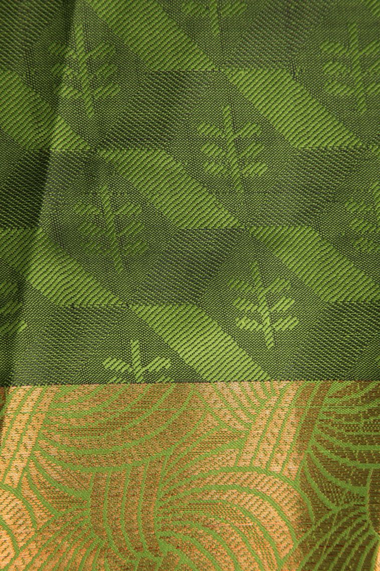 Plum Purple Visiri Madippu Silk Sarees Copper Zari with Floral Patterns view 3