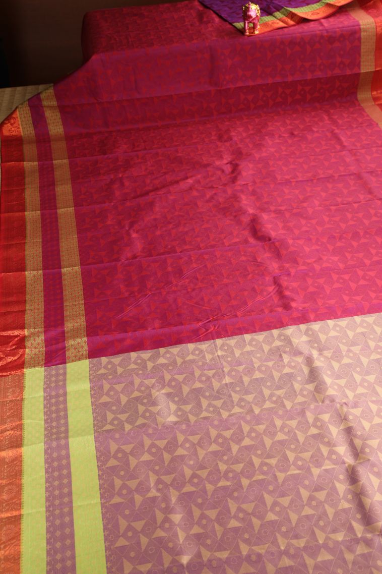 Bubblegum Pink Visiri Madippu Silk Sarees Copper Zari with Geometric Shapes view 2
