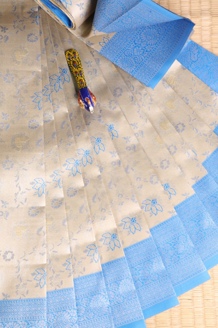 Vanilla Custard Yellow Visiri Madippu Silk Sarees with Silver Zari Floral Patterns view 1