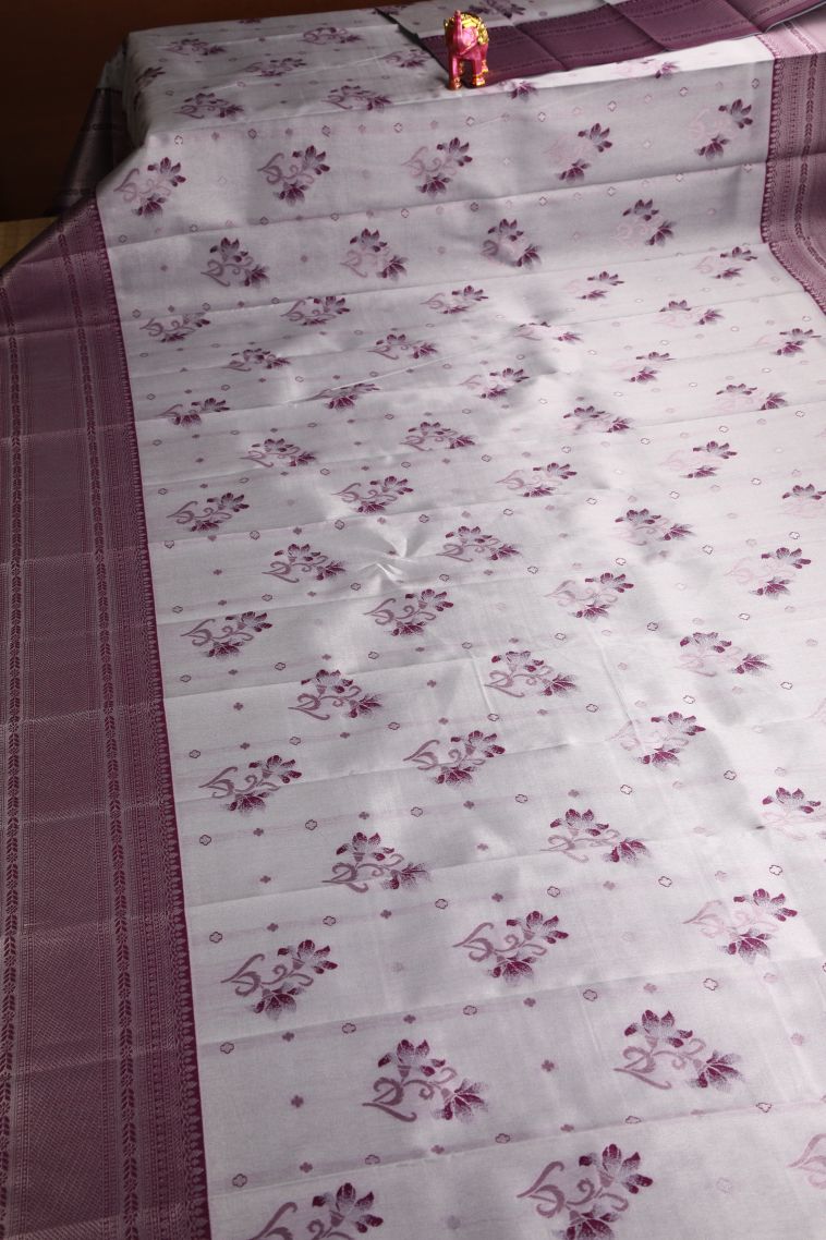 Gray Black Visiri Madippu Silk Sarees with Silver Zari Floral Patterns view 2