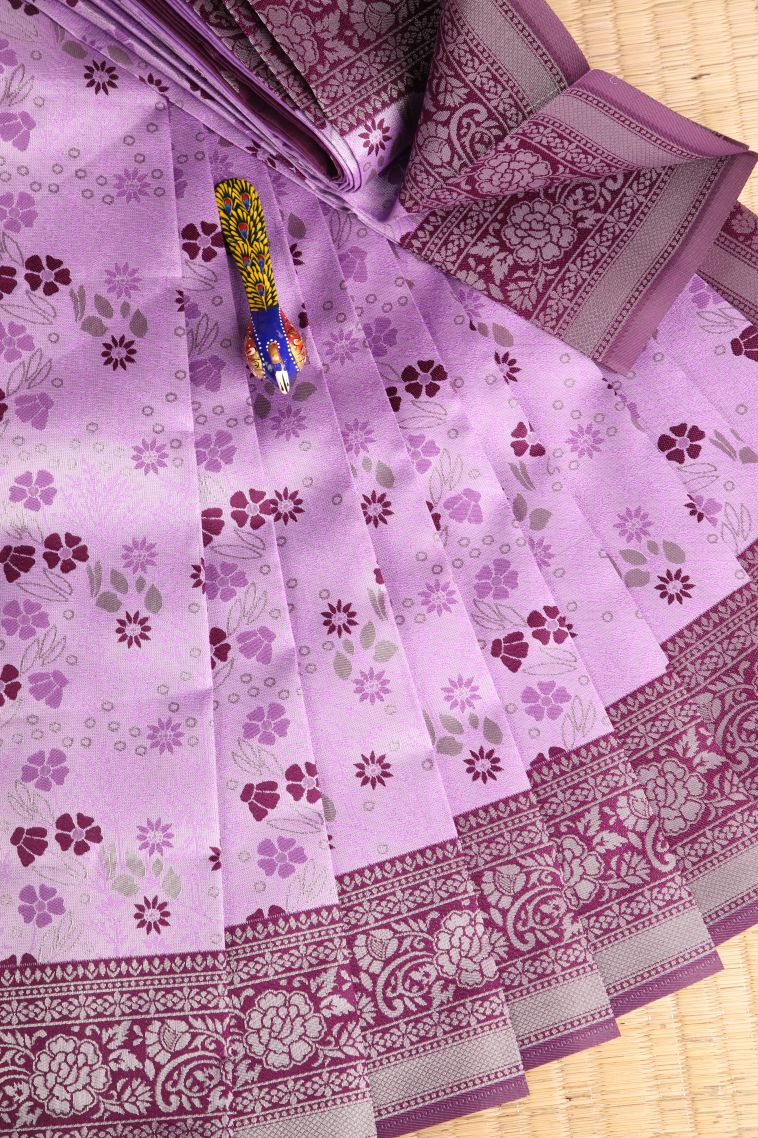Periwinkle Purple Visiri Madippu Silk Sarees with Silver Zari Floral Patterns view 1