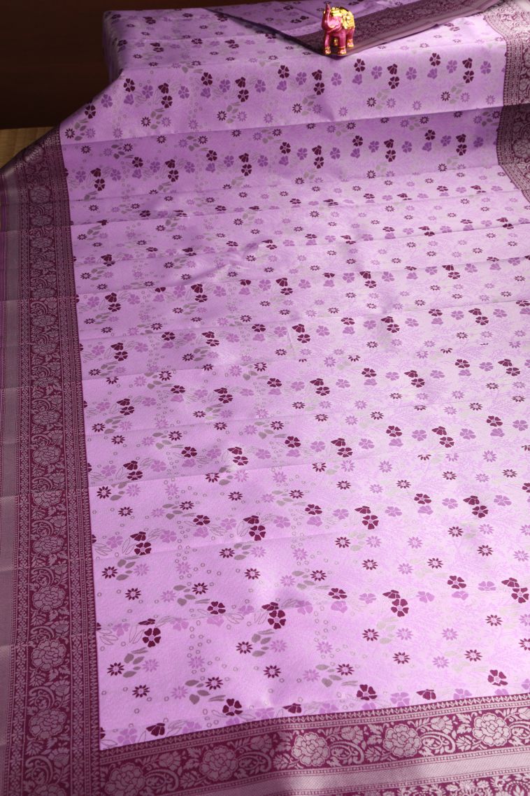 Periwinkle Purple Visiri Madippu Silk Sarees with Silver Zari Floral Patterns view 2