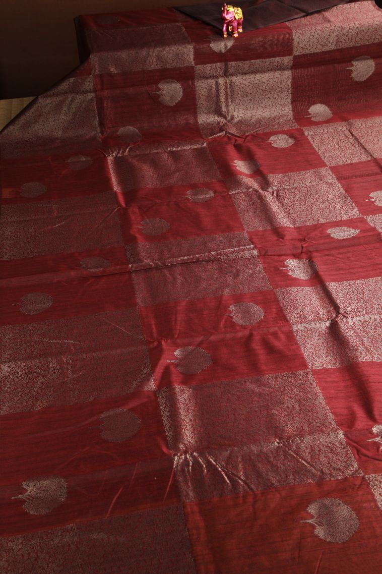 Crimson Red Jute Sarees with Antic Zari Floral Patterns view 2