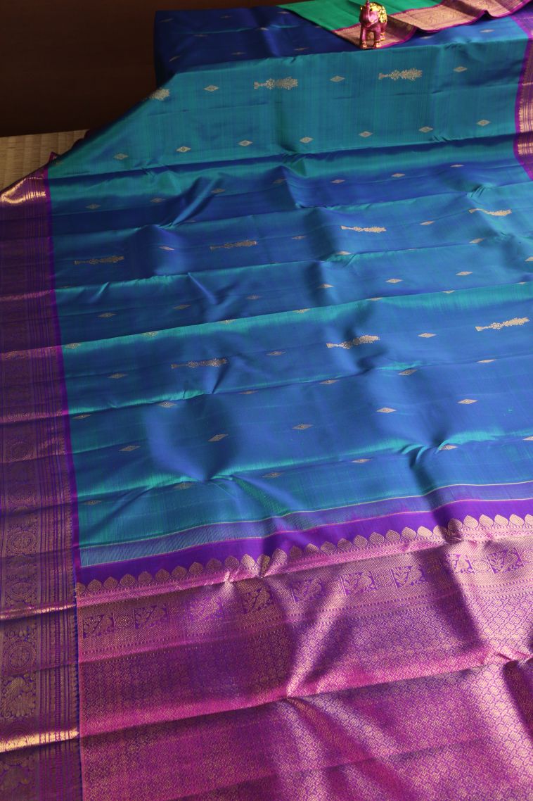 Ocean Blue Kanchipuram Silk Sarees with Gold Zari Geometric Shapes view 2
