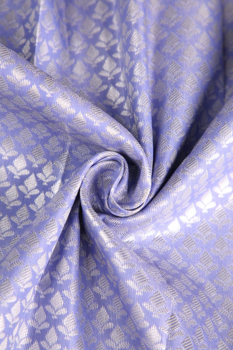 Heather Purple Visiri Madippu Silk Sarees with Silver Zari Floral Puttas view 4