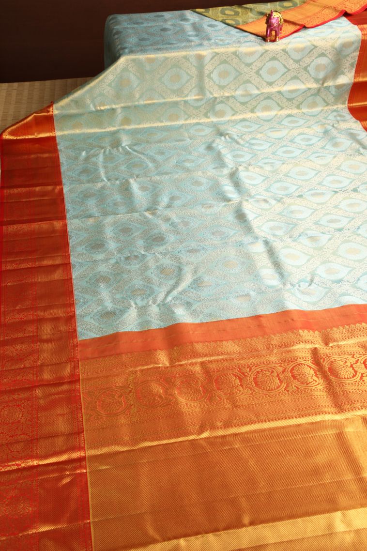 Pistachio Green Kanchipuram Silk Sarees with Gold Zari Leaf Pattern view 2
