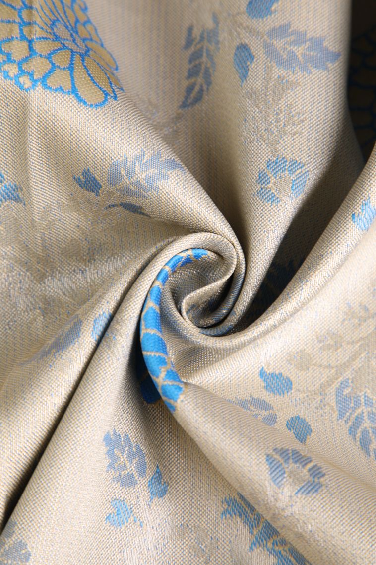 Parchment White Visiri Madippu Silk Sarees with Silver Zari Floral Patterns view 4