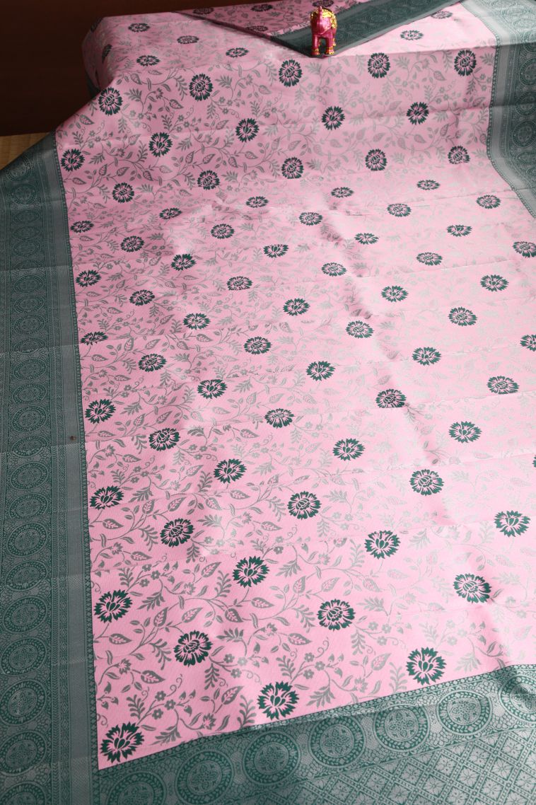 Crepe Pink Visiri Madippu Silk Sarees with Silver Zari Leaf Pattern view 2