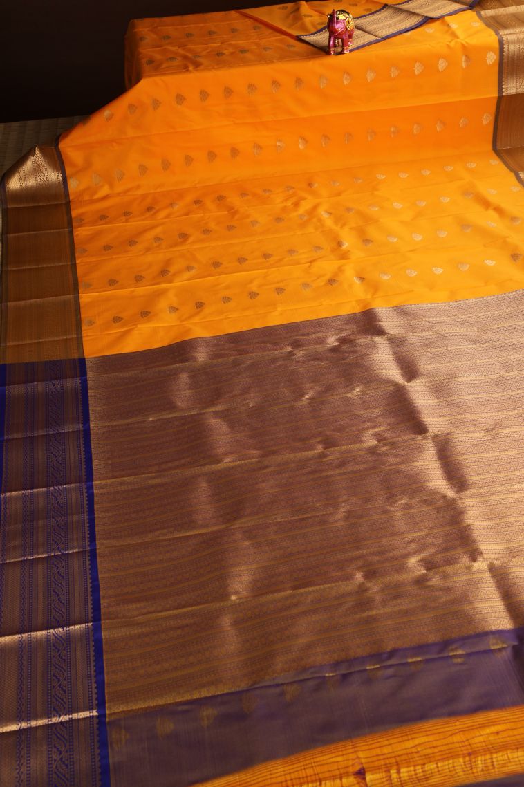 Merigold Orange Visiri Madippu Silk Sarees Gold Zari with Floral Puttas view 2