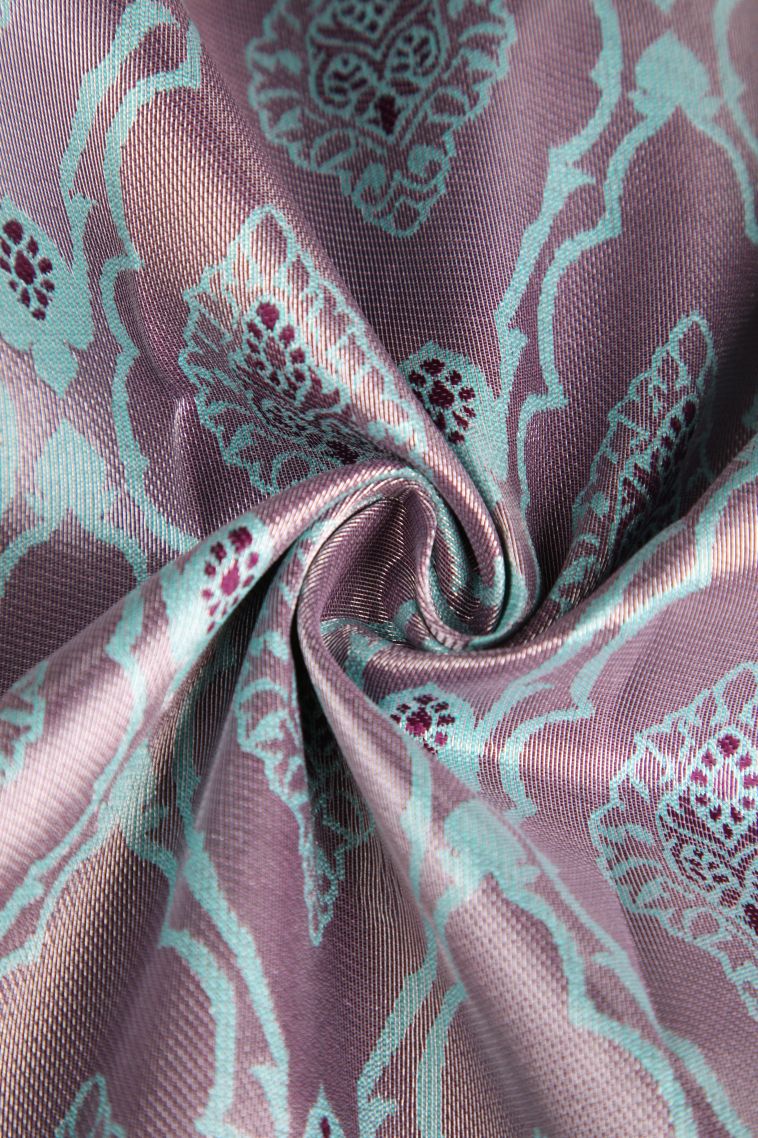 Periwinkle Purple Visiri Madippu Silk Sarees with Silver Zari Floral Patterns view 4
