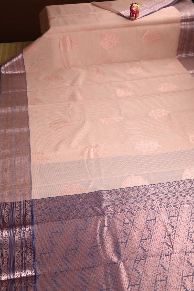 Salmon Pink Silk Cotton Sarees with Copper Zari Floral Patterns view 2