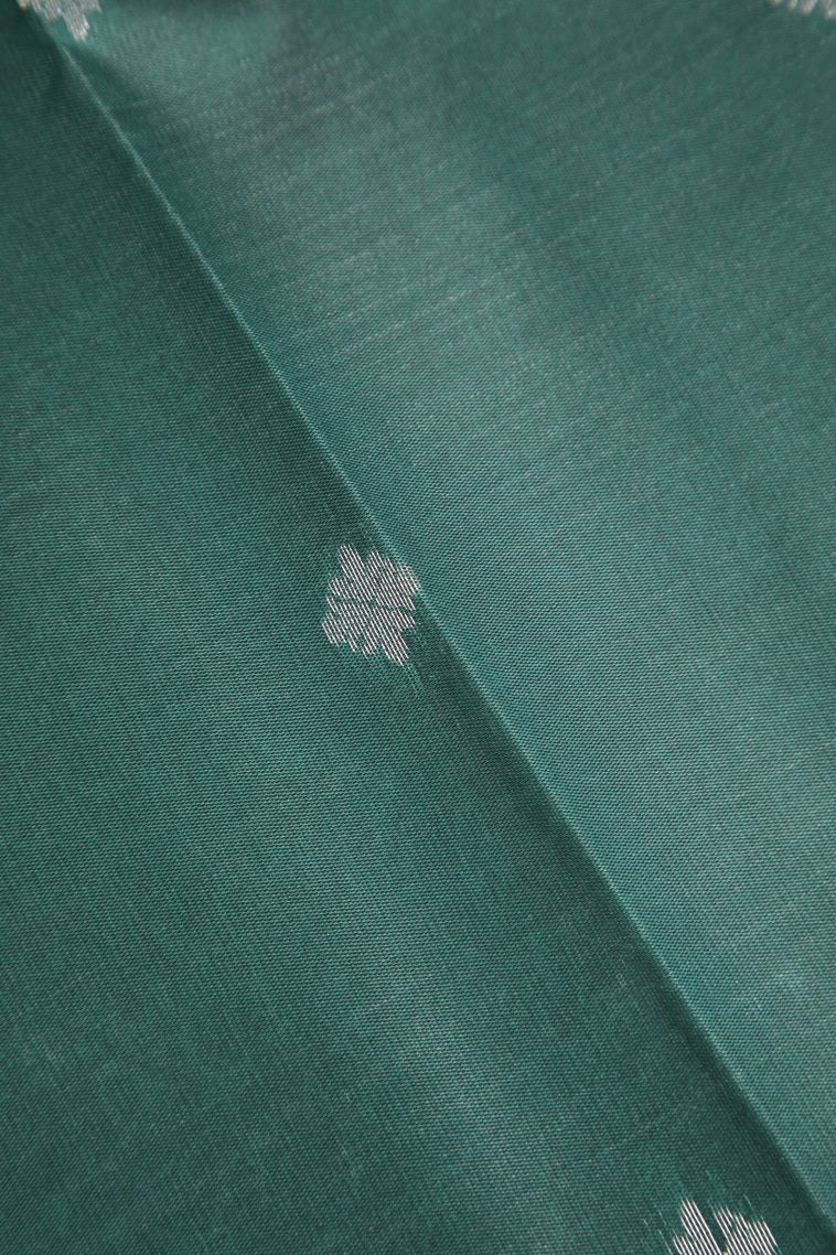 Pistachio Green Visiri Madippu Silk Sarees with Silver Zari Leaf Pattern view 3