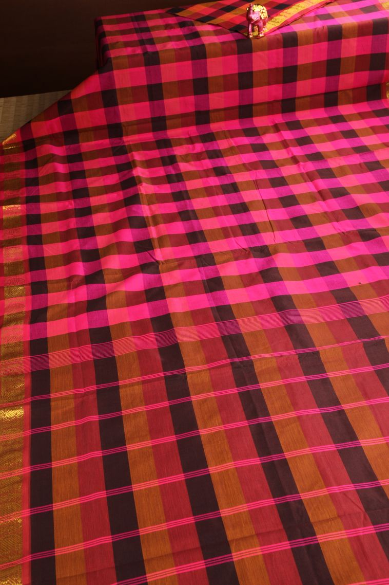 Bubblegum Pink Poly Cotton Sarees Gold Zari with Checks view 2