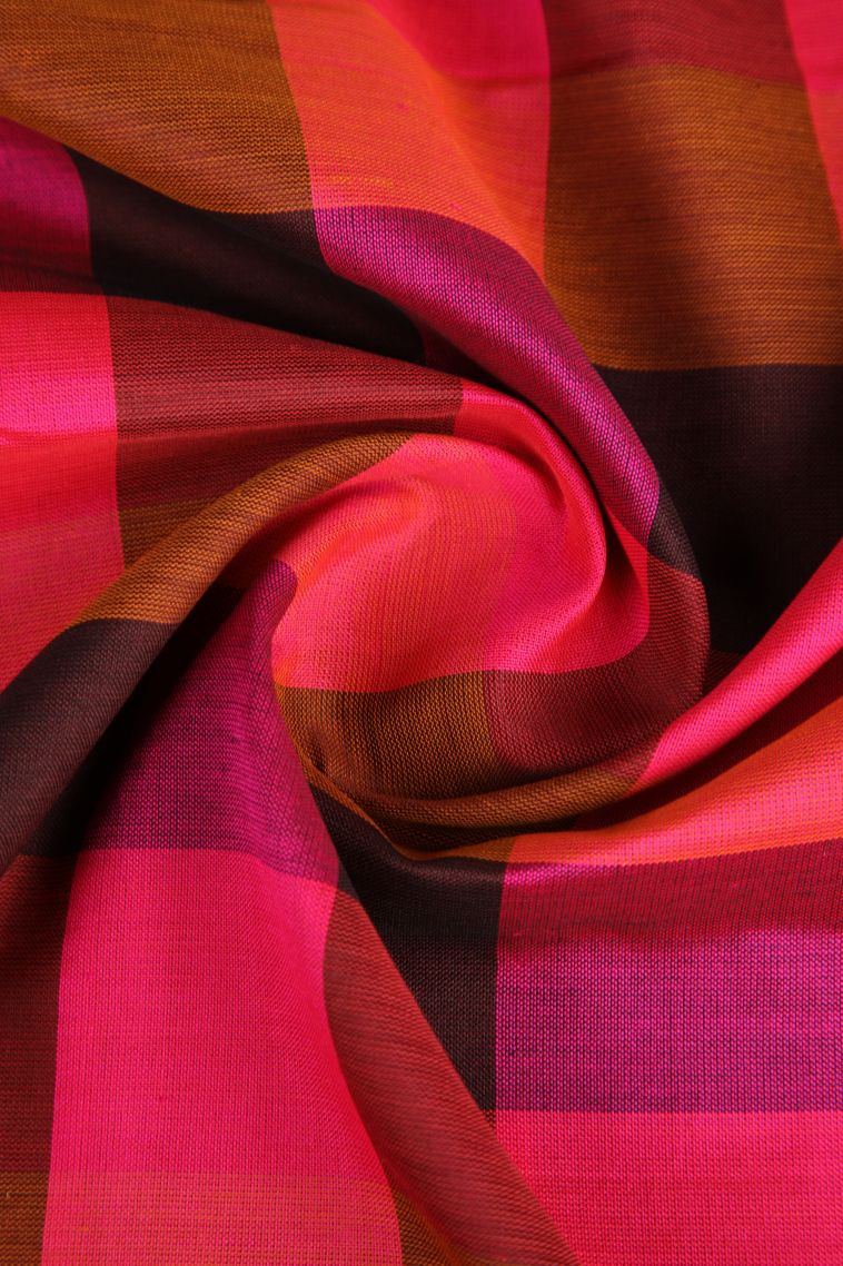 Bubblegum Pink Poly Cotton Sarees Gold Zari with Checks view 4
