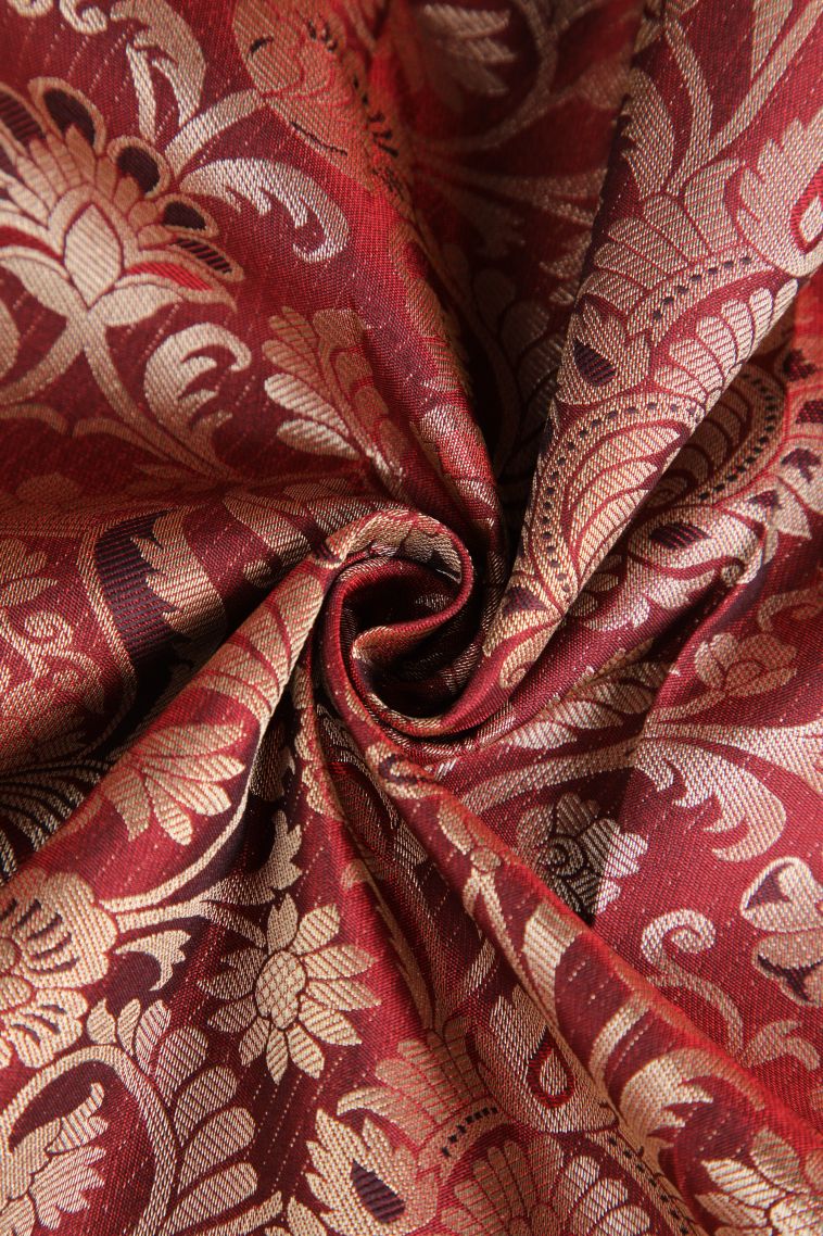 Apple Red Visiri Madippu Silk Sarees with Silver Zari Floral Patterns view 4
