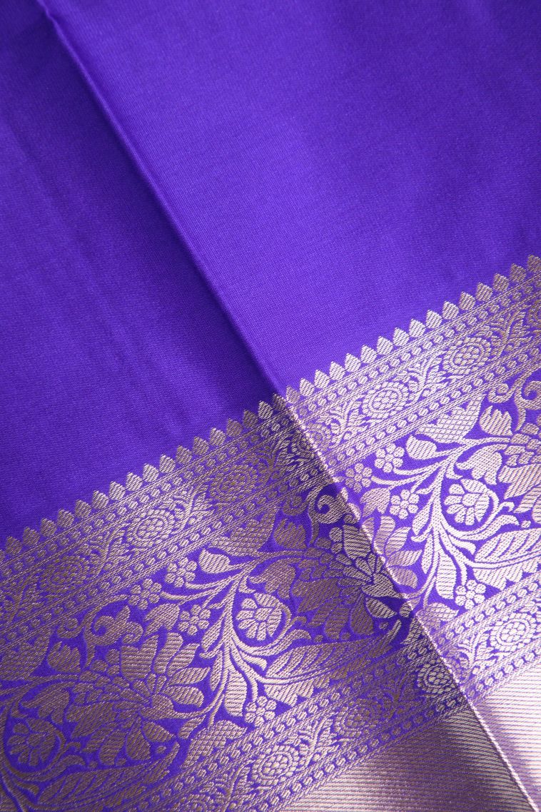 Apple Red Visiri Madippu Silk Sarees with Silver Zari Floral Patterns view 3