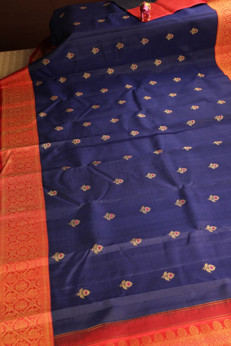 Navy Blue Kanchipuram Silk Sarees Gold Zari with Floral Patterns view 2