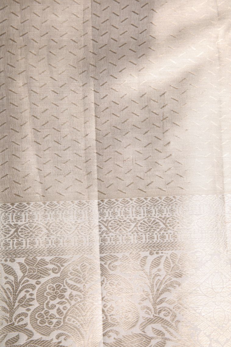 Salmon Pink Kanchipuram Silk Sarees with Silver Zari Floral Patterns view 3